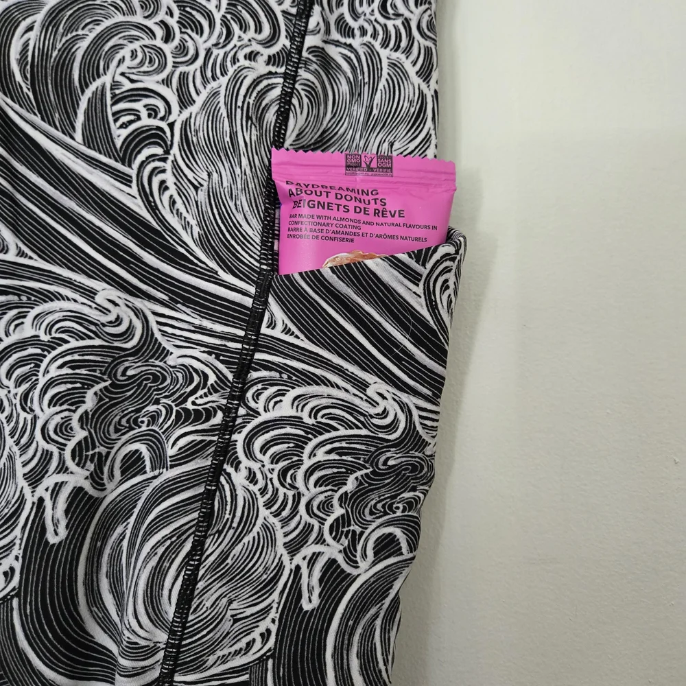 Lululemon Athletica Seawheeze Speed Up Crop Running Waves Multi Black Reflective - Picture 4 of 10